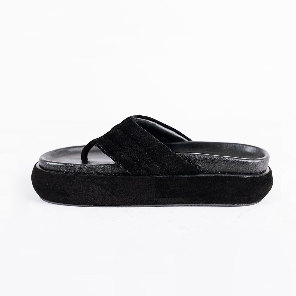 PLATAFORMAS NAOMI – BLACKEST BLACK